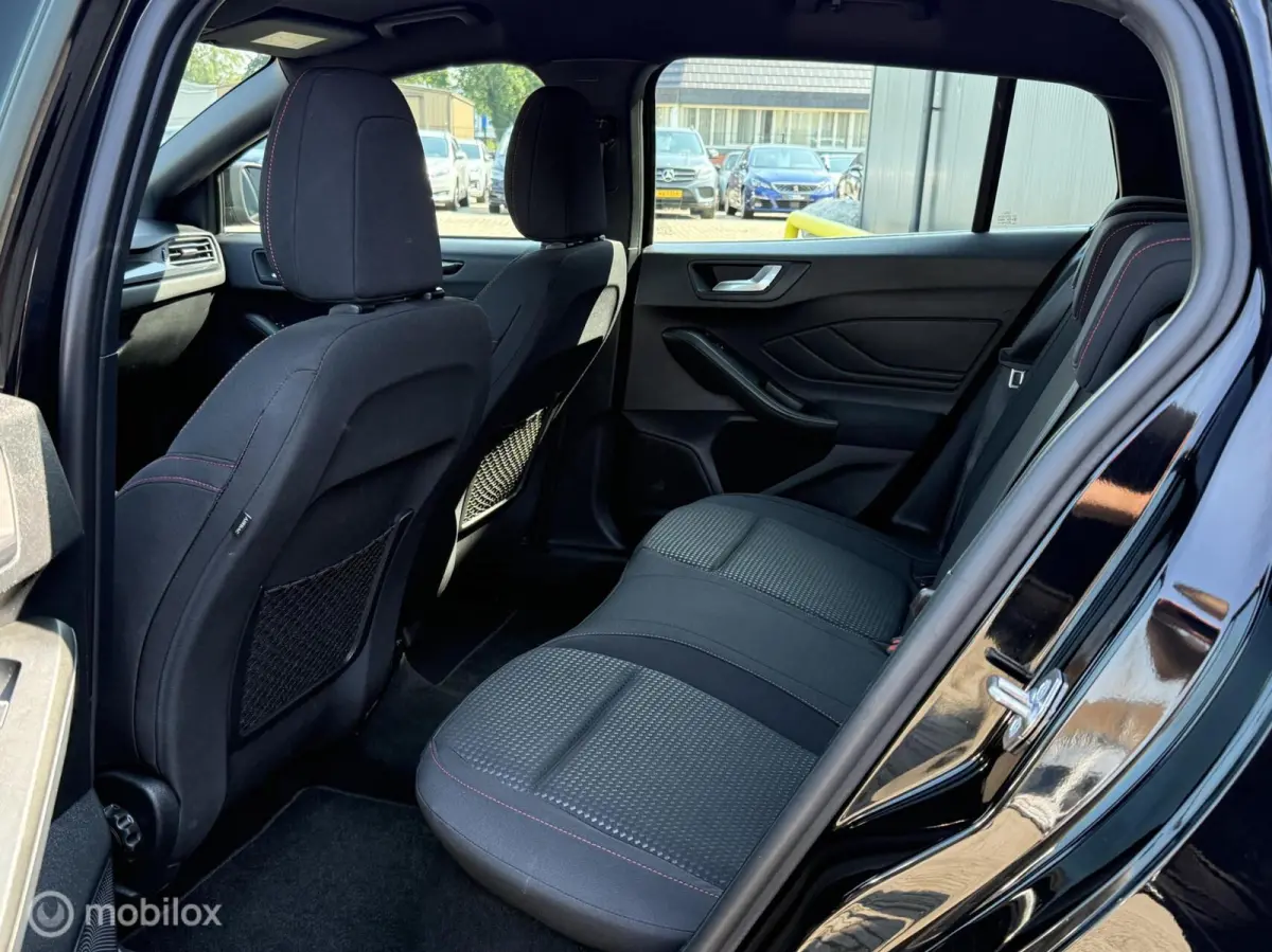 1.0 EcoBoost ST Line Business