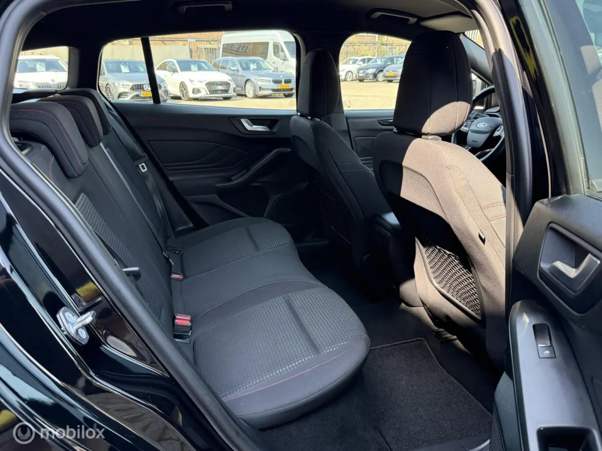 1.0 EcoBoost ST Line Business