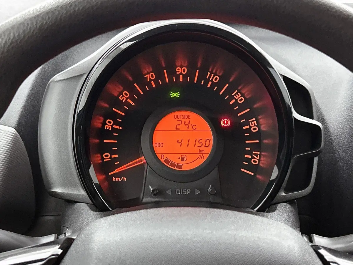 1.0 72pk Active | Airco | Bluetooth | IsoFix |