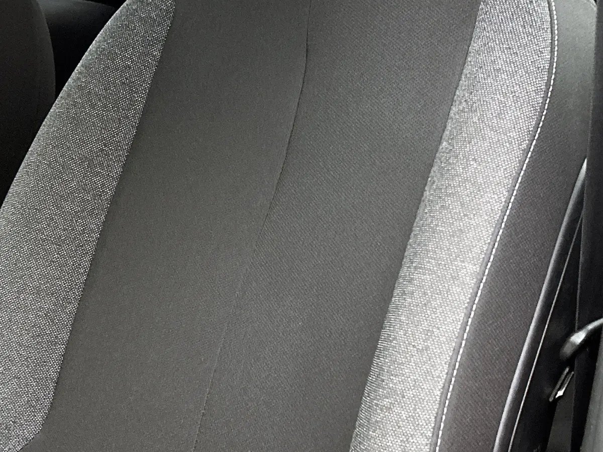 1.0 72pk Active | Airco | Bluetooth | IsoFix |