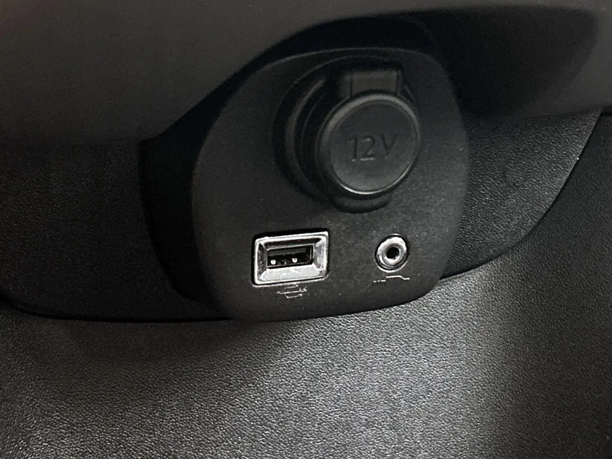 1.0 72pk Active | Airco | Bluetooth | IsoFix |