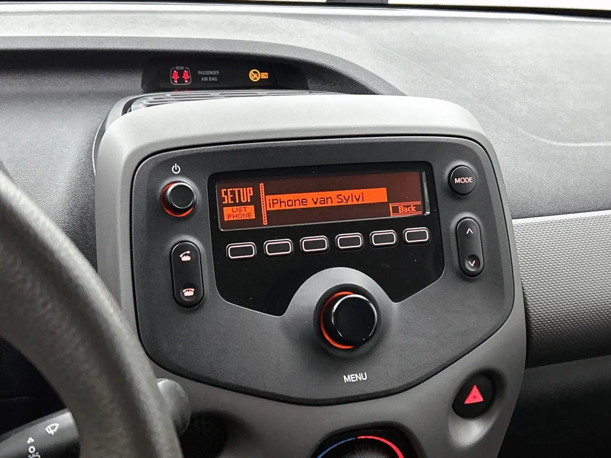 1.0 72pk Active | Airco | Bluetooth | IsoFix |