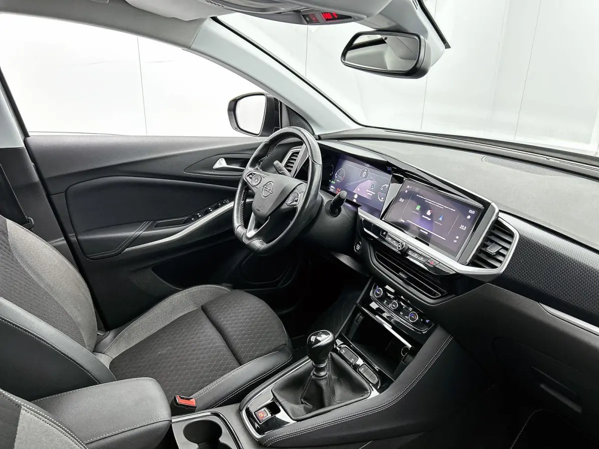 1.2 130pk GS Line | Navigatie | Elektrische Klep | Adaptieve Cruise Control | 360 Camera |Stoel-/Stuurverwarming | Navigatie | Climate Control | 18"LMV | Dodehoekdetectie |