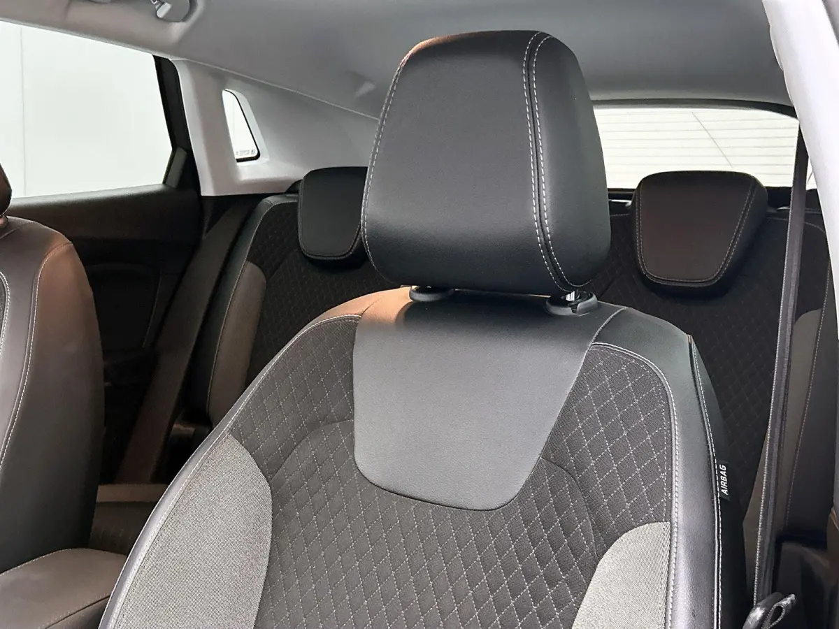 1.2 130pk GS Line | Navigatie | Elektrische Klep | Adaptieve Cruise Control | 360 Camera |Stoel-/Stuurverwarming | Navigatie | Climate Control | 18"LMV | Dodehoekdetectie |
