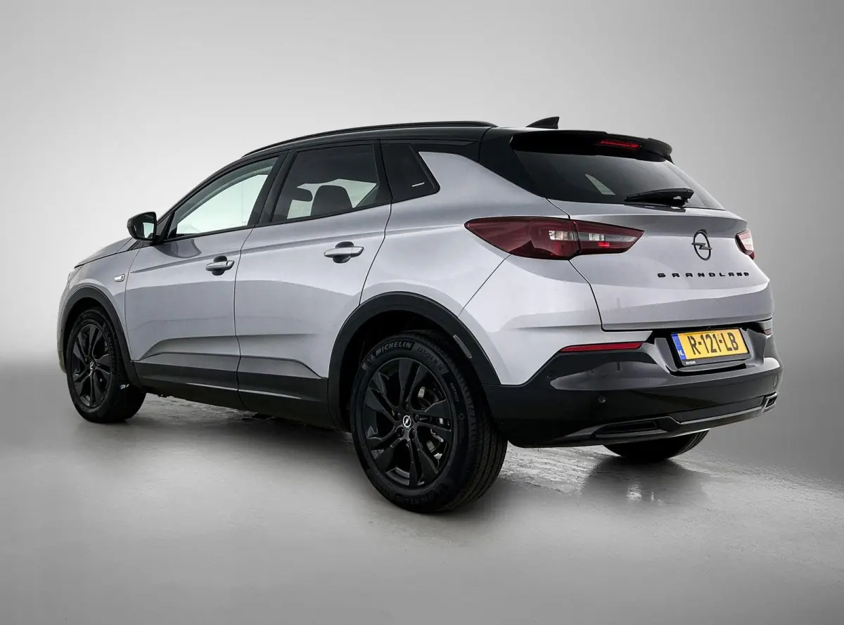 1.2 130pk GS Line | Navigatie | Elektrische Klep | Adaptieve Cruise Control | 360 Camera |Stoel-/Stuurverwarming | Navigatie | Climate Control | 18"LMV | Dodehoekdetectie |