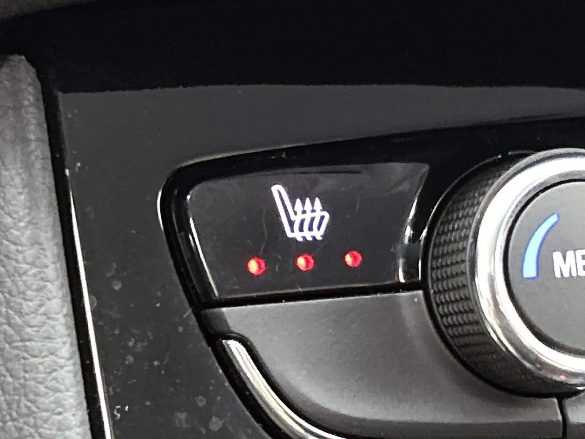 1.2 130pk GS Line | Navigatie | Elektrische Klep | Adaptieve Cruise Control | 360 Camera |Stoel-/Stuurverwarming | Navigatie | Climate Control | 18"LMV | Dodehoekdetectie |