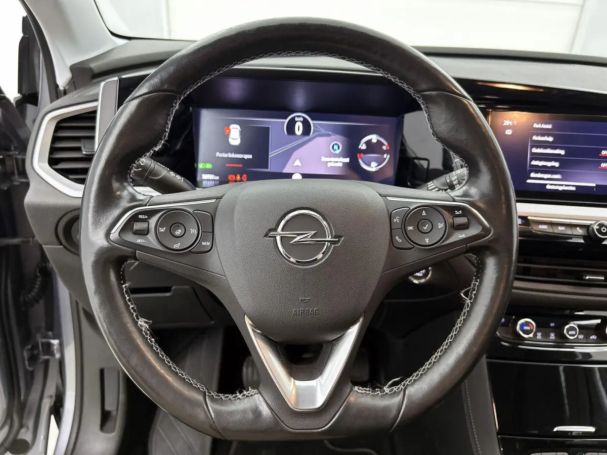 1.2 130pk GS Line | Navigatie | Elektrische Klep | Adaptieve Cruise Control | 360 Camera |Stoel-/Stuurverwarming | Navigatie | Climate Control | 18"LMV | Dodehoekdetectie |