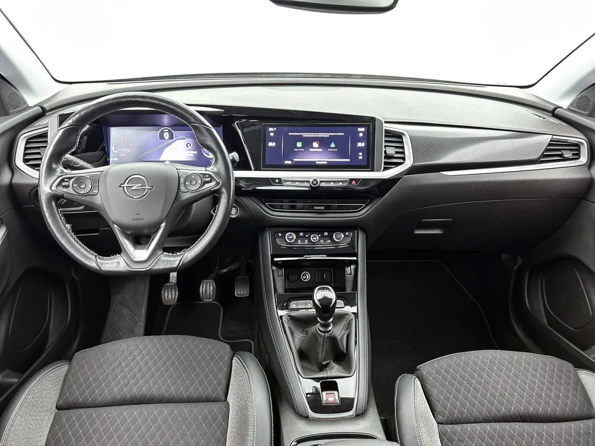 1.2 130pk GS Line | Navigatie | Elektrische Klep | Adaptieve Cruise Control | 360 Camera |Stoel-/Stuurverwarming | Navigatie | Climate Control | 18"LMV | Dodehoekdetectie |