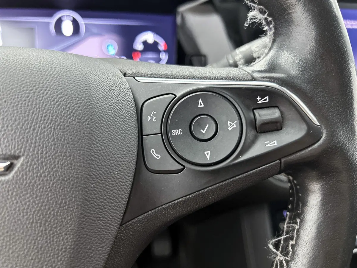 1.2 130pk GS Line | Navigatie | Elektrische Klep | Adaptieve Cruise Control | 360 Camera |Stoel-/Stuurverwarming | Navigatie | Climate Control | 18"LMV | Dodehoekdetectie |