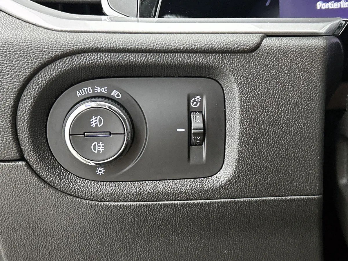 1.2 130pk GS Line | Navigatie | Elektrische Klep | Adaptieve Cruise Control | 360 Camera |Stoel-/Stuurverwarming | Navigatie | Climate Control | 18"LMV | Dodehoekdetectie |