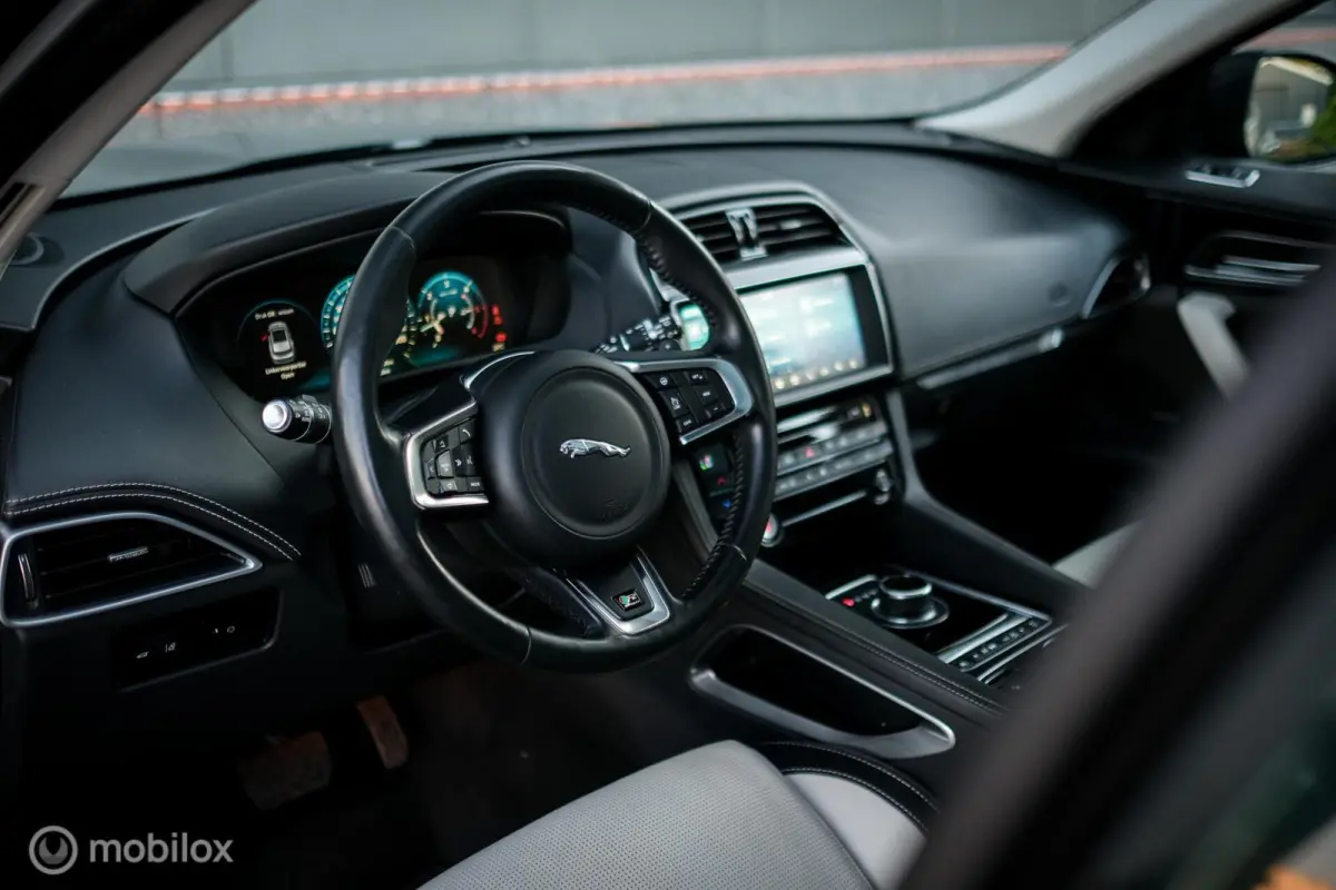 3.0 R-Sport AWD 30d | Dealer OH | Panorama | Meridian | Camera | Carplay | Nieuwe motor | rijklaar |