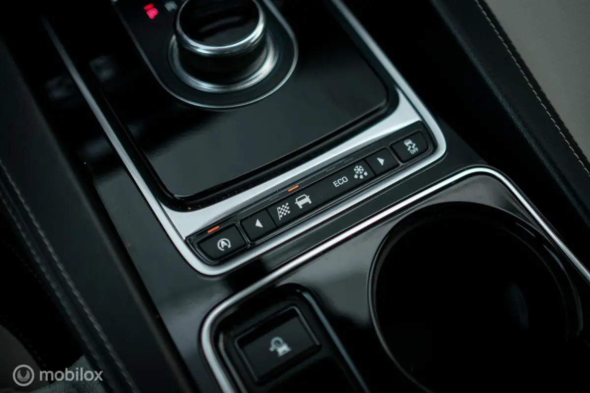 3.0 R-Sport AWD 30d | Dealer OH | Panorama | Meridian | Camera | Carplay | Nieuwe motor | rijklaar |