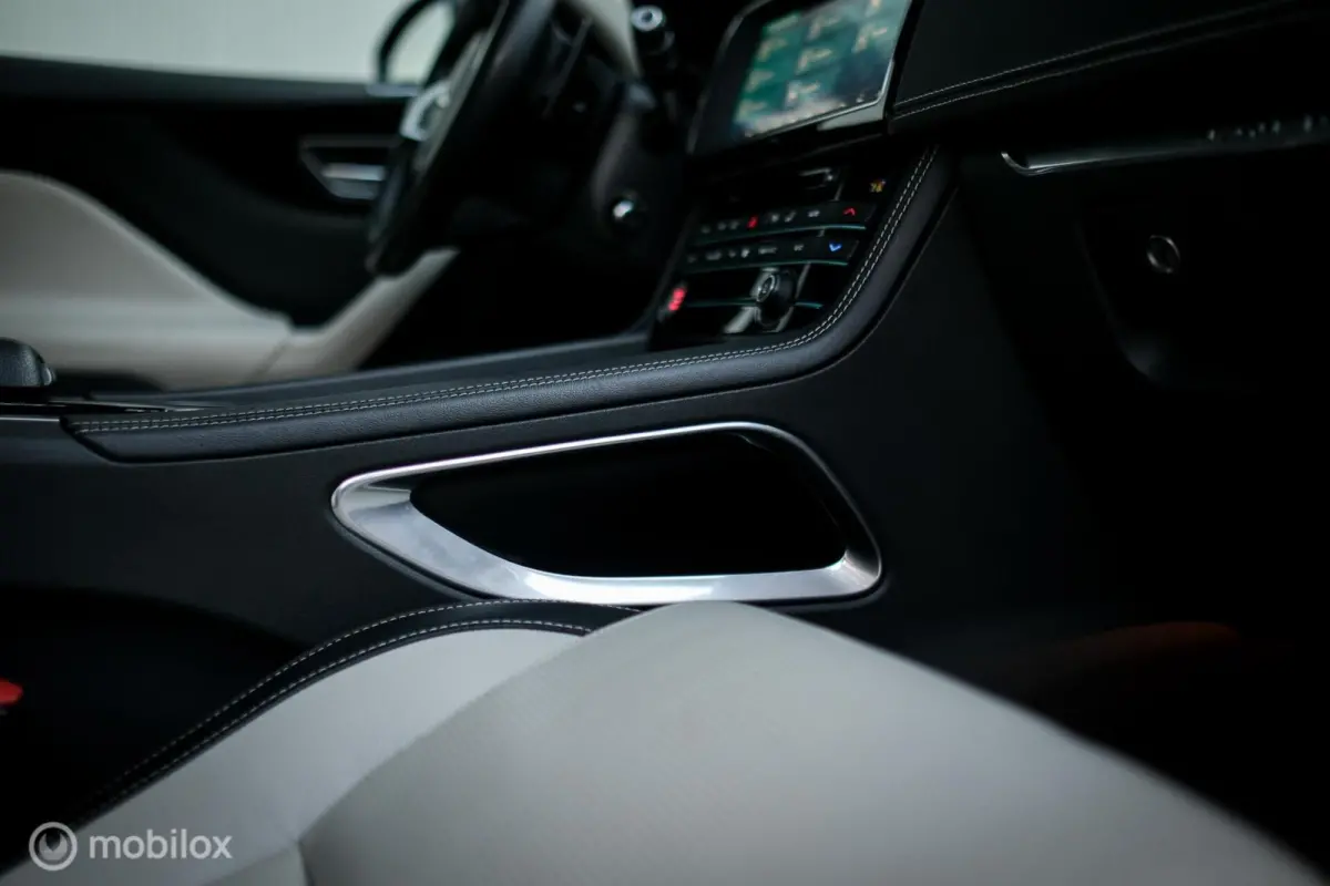 3.0 R-Sport AWD 30d | Dealer OH | Panorama | Meridian | Camera | Carplay | Nieuwe motor | rijklaar |