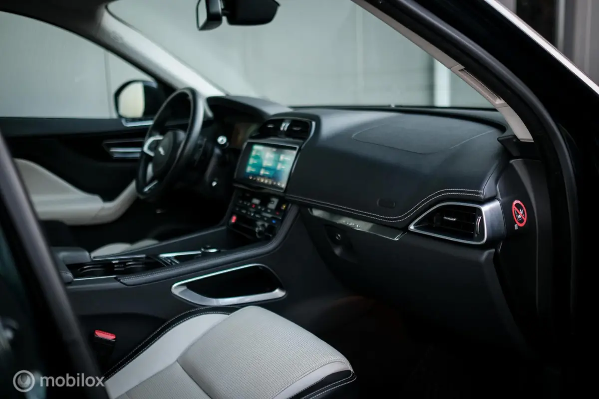 3.0 R-Sport AWD 30d | Dealer OH | Panorama | Meridian | Camera | Carplay | Nieuwe motor | rijklaar |