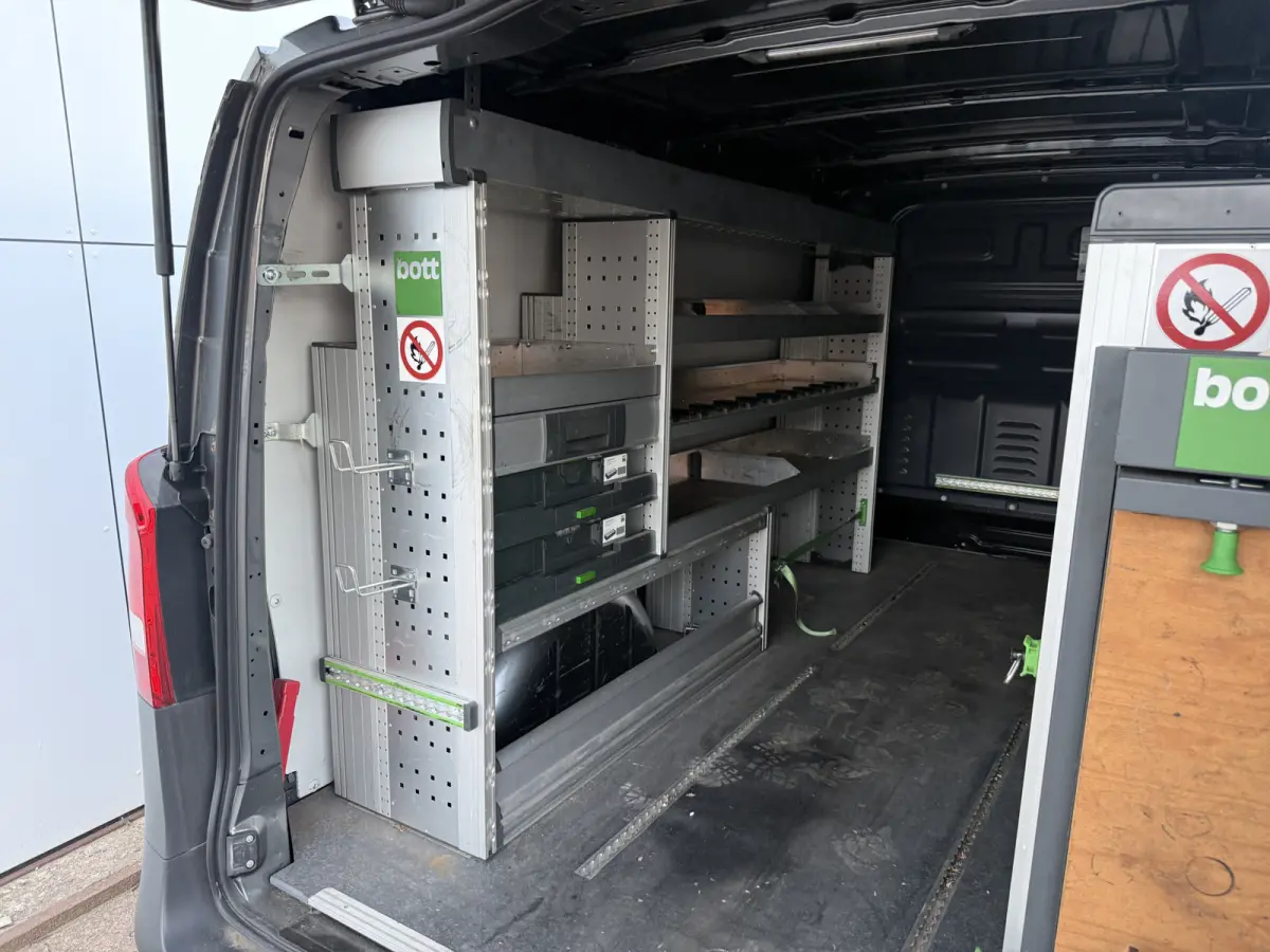 114 1.9 CDI Automaat L2H1 Climate Control Cruise Control Parkeersensoren V+A Kastwand Inbouw