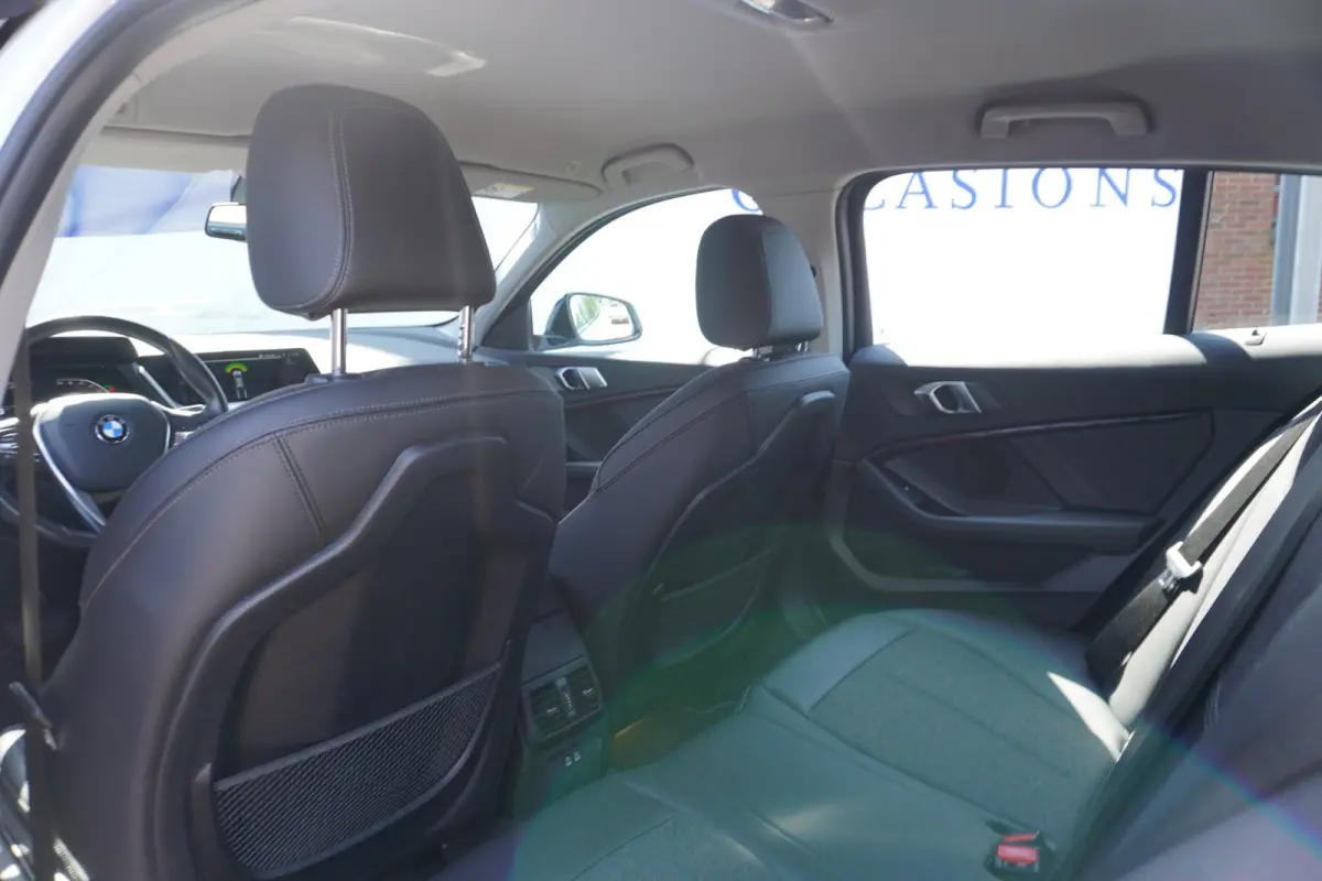 118i Business Edition+Sportline+Led+leder+stoel-verw+Full-navigatie+Parel-White = NL=NIEUWSTAAT !!!