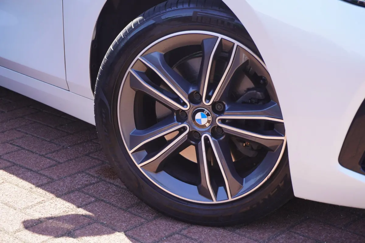 118i Business Edition+Sportline+Led+leder+stoel-verw+Full-navigatie+Parel-White = NL=NIEUWSTAAT !!!