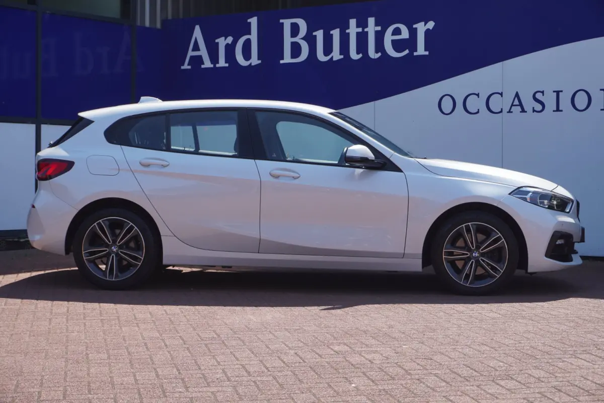 118i Business Edition+Sportline+Led+leder+stoel-verw+Full-navigatie+Parel-White = NL=NIEUWSTAAT !!!