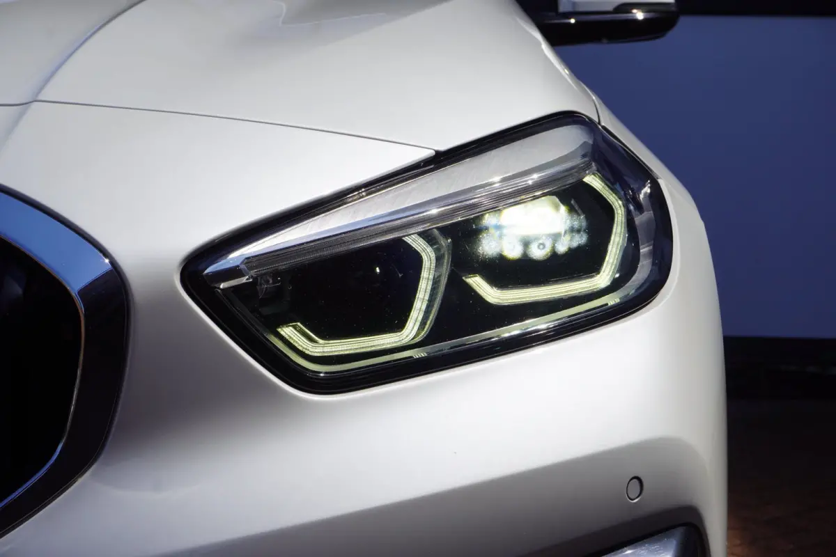118i Business Edition+Sportline+Led+leder+stoel-verw+Full-navigatie+Parel-White = NL=NIEUWSTAAT !!!