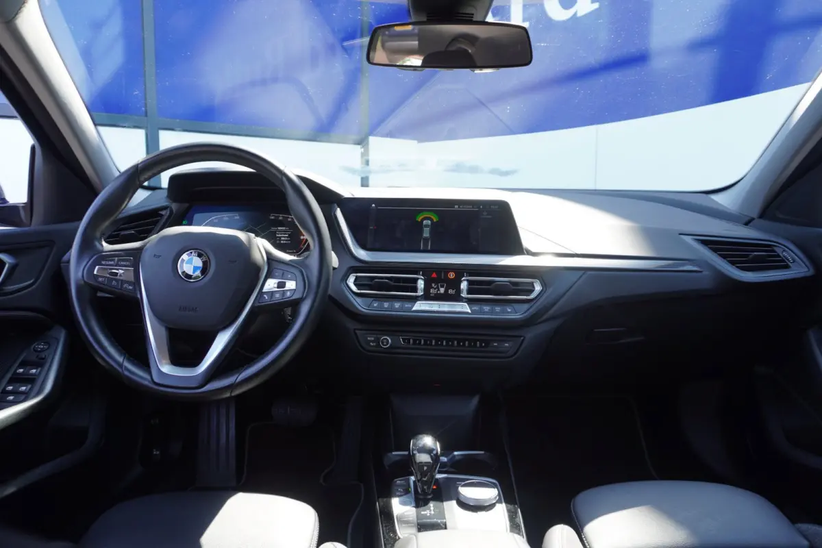118i Business Edition+Sportline+Led+leder+stoel-verw+Full-navigatie+Parel-White = NL=NIEUWSTAAT !!!