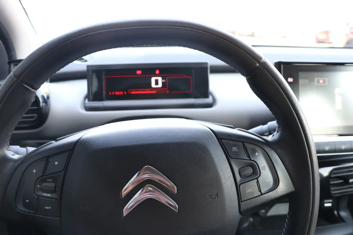 1.2 PureTech Feel CLIMA | NAVI |Dealer onderhouden |Distr nieuw 100000
