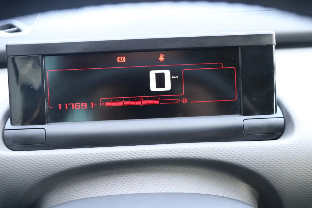 1.2 PureTech Feel CLIMA | NAVI |Dealer onderhouden |Distr nieuw 100000
