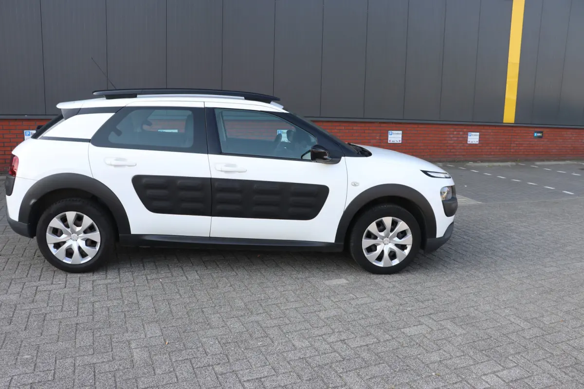 1.2 PureTech Feel CLIMA | NAVI |Dealer onderhouden |Distr nieuw 100000