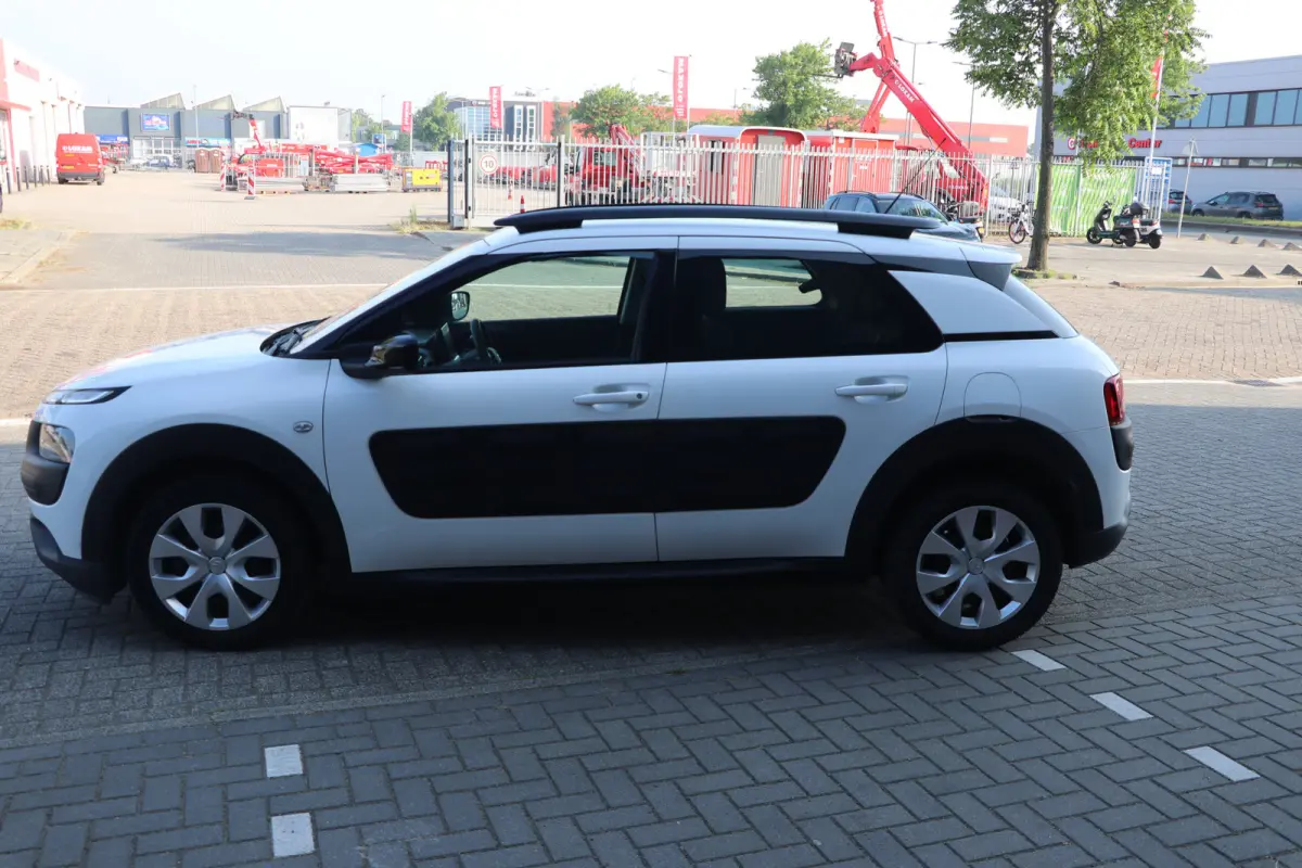1.2 PureTech Feel CLIMA | NAVI |Dealer onderhouden |Distr nieuw 100000