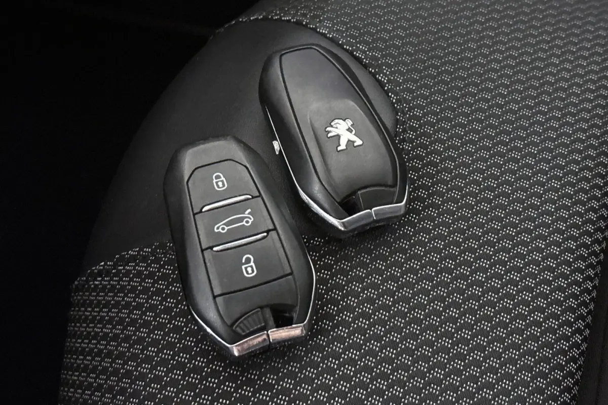 1.6 HYbrid GT Line 225 PK Stoelverwarming Keyless Achteruitrijcamera