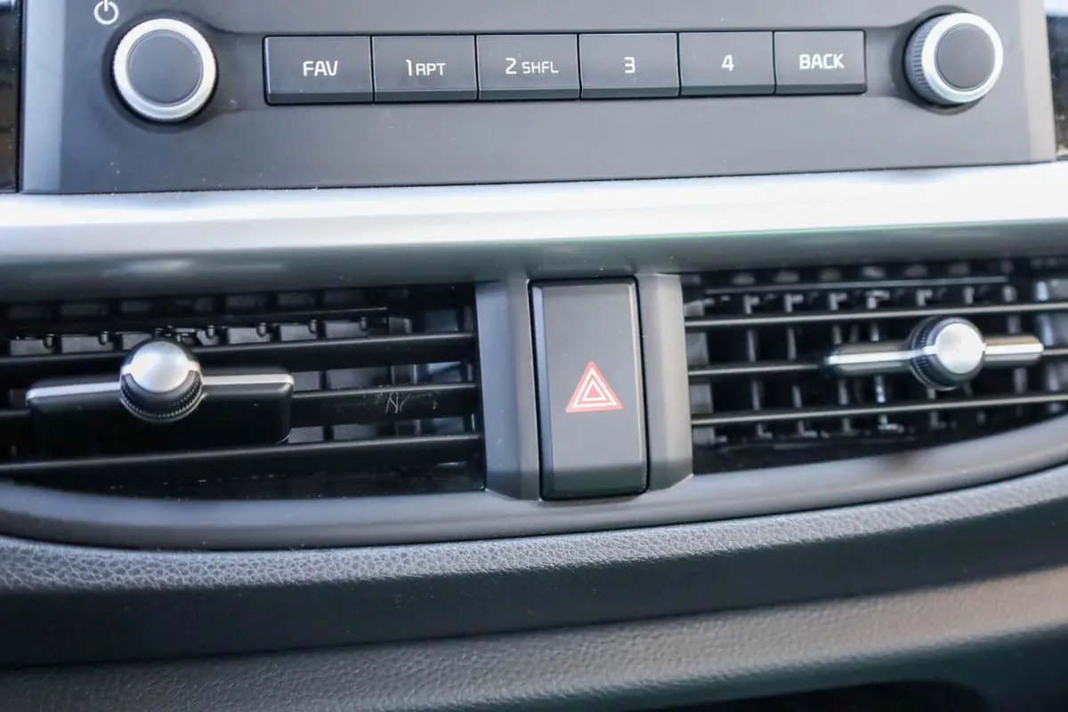 1.0 DPi 67pk ComfortLine 5p | Cruise Control | Bluetooth | DAB