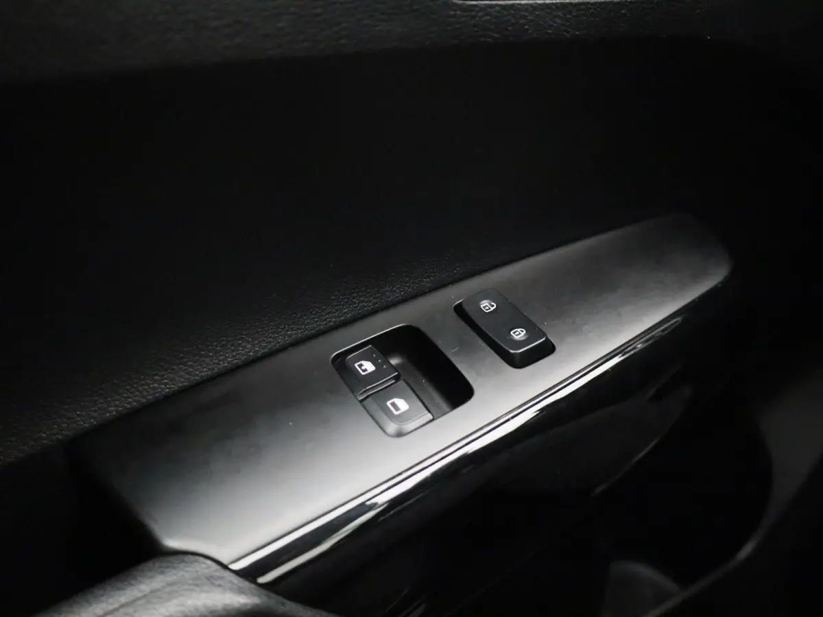 1.0 DPi ComfortLine | Automaat | Cruise Control | DAB | Bluetooth | Airconditioning | Centrale Deurvergrendeling |