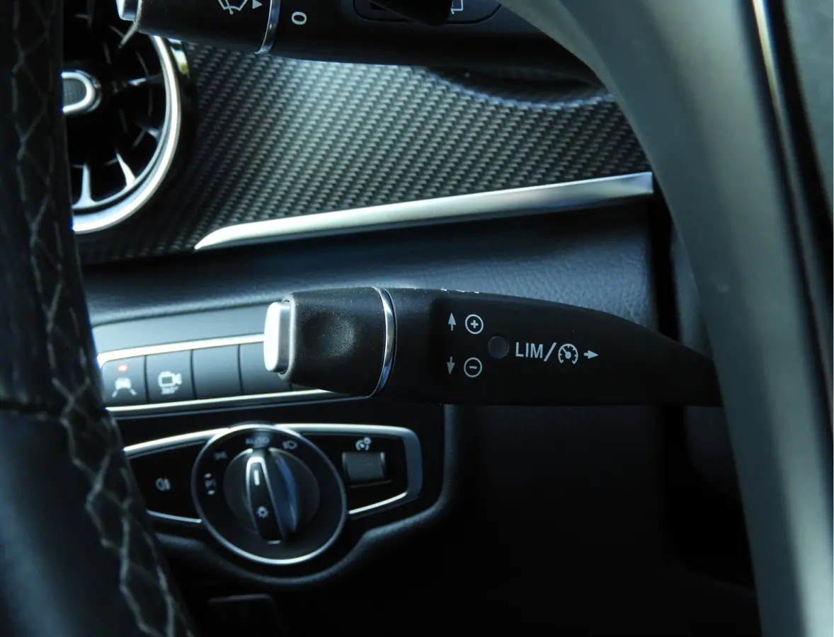 300d Lang DC Avantgarde AUT | AMG | 360° CAMERA | TREKHAAK | MBUX | LED