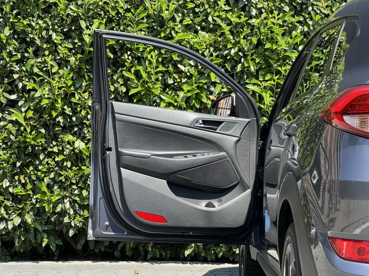 1.6 T-GDi, NAVIGATIE, CAMERA, CLIMATE CONTROL, CRUISE CONTROL, STOELVERWARMING, LED, LICHTMETAAL 19"