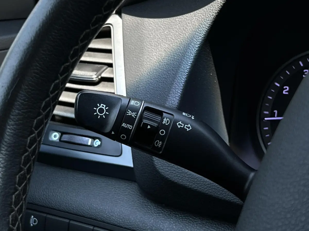 1.6 T-GDi, NAVIGATIE, CAMERA, CLIMATE CONTROL, CRUISE CONTROL, STOELVERWARMING, LED, LICHTMETAAL 19"