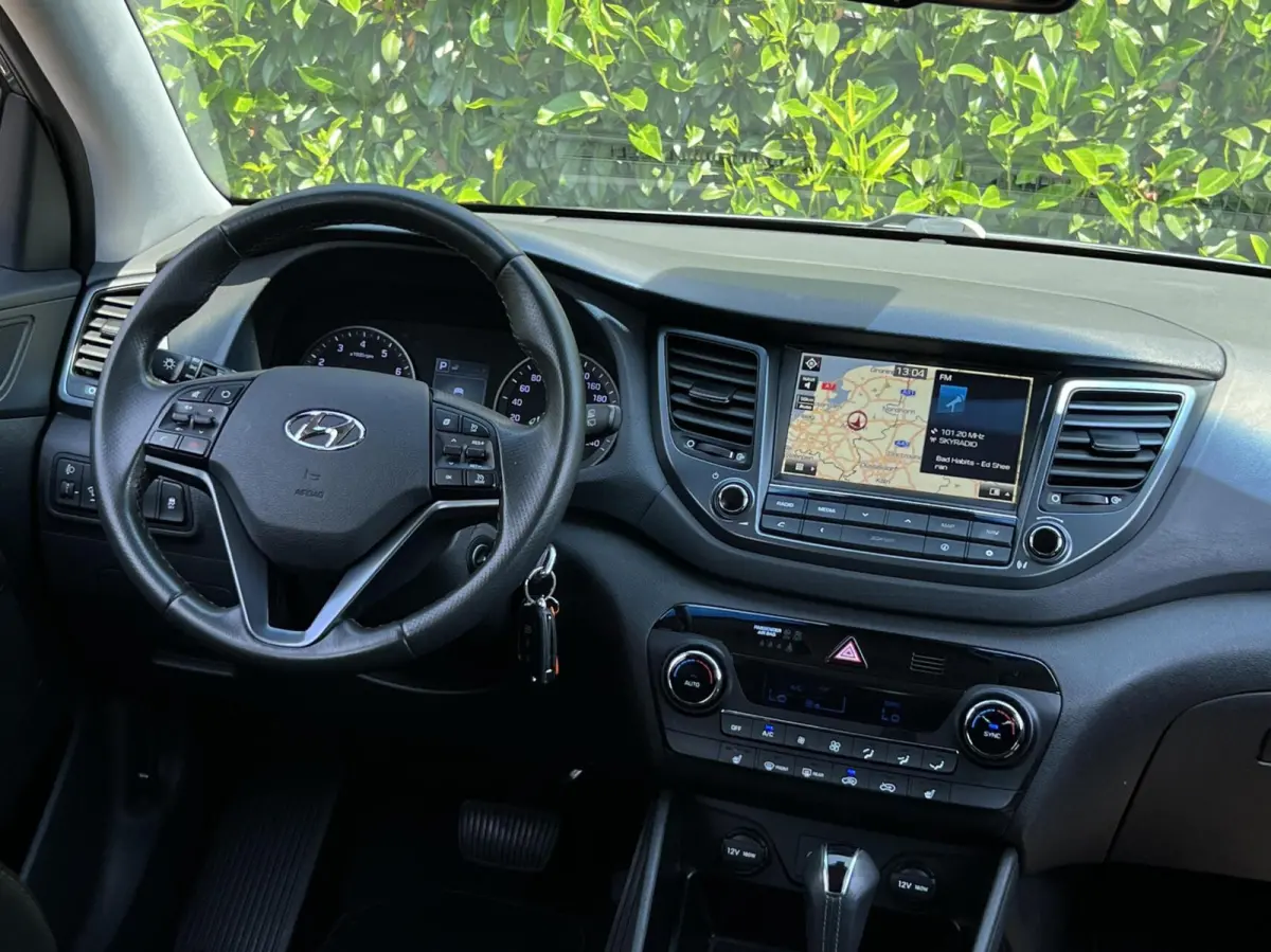 1.6 T-GDi, NAVIGATIE, CAMERA, CLIMATE CONTROL, CRUISE CONTROL, STOELVERWARMING, LED, LICHTMETAAL 19"