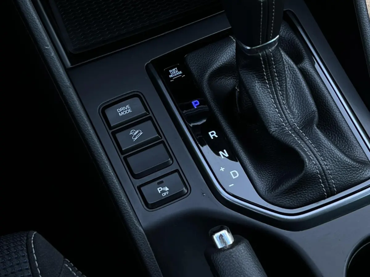 1.6 T-GDi, NAVIGATIE, CAMERA, CLIMATE CONTROL, CRUISE CONTROL, STOELVERWARMING, LED, LICHTMETAAL 19"