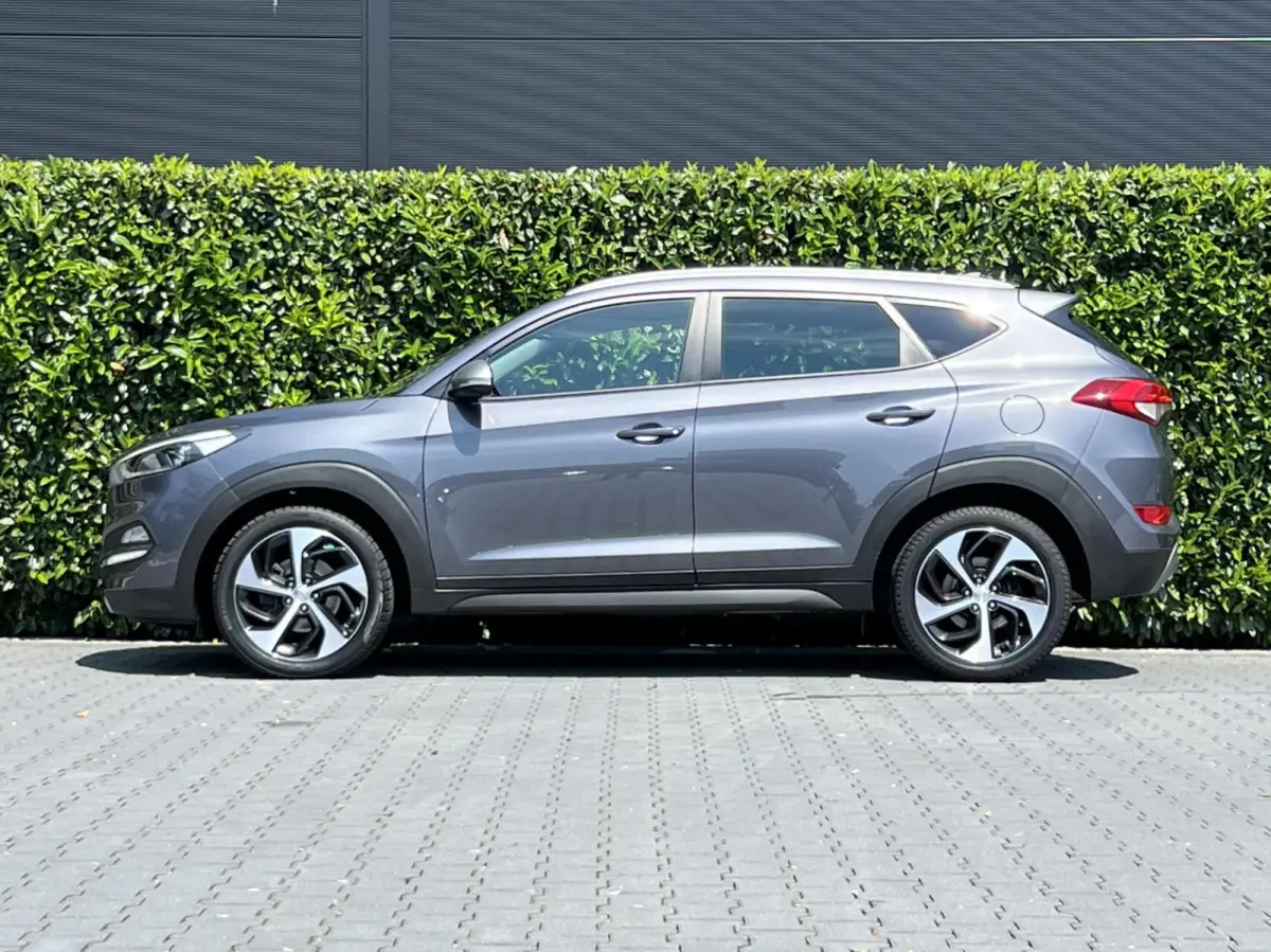 1.6 T-GDi, NAVIGATIE, CAMERA, CLIMATE CONTROL, CRUISE CONTROL, STOELVERWARMING, LED, LICHTMETAAL 19"
