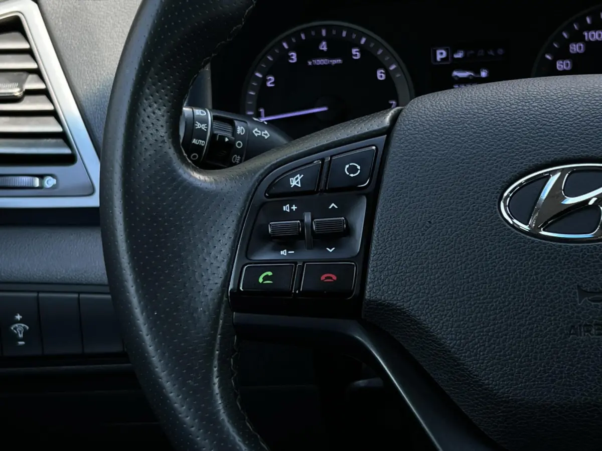 1.6 T-GDi, NAVIGATIE, CAMERA, CLIMATE CONTROL, CRUISE CONTROL, STOELVERWARMING, LED, LICHTMETAAL 19"