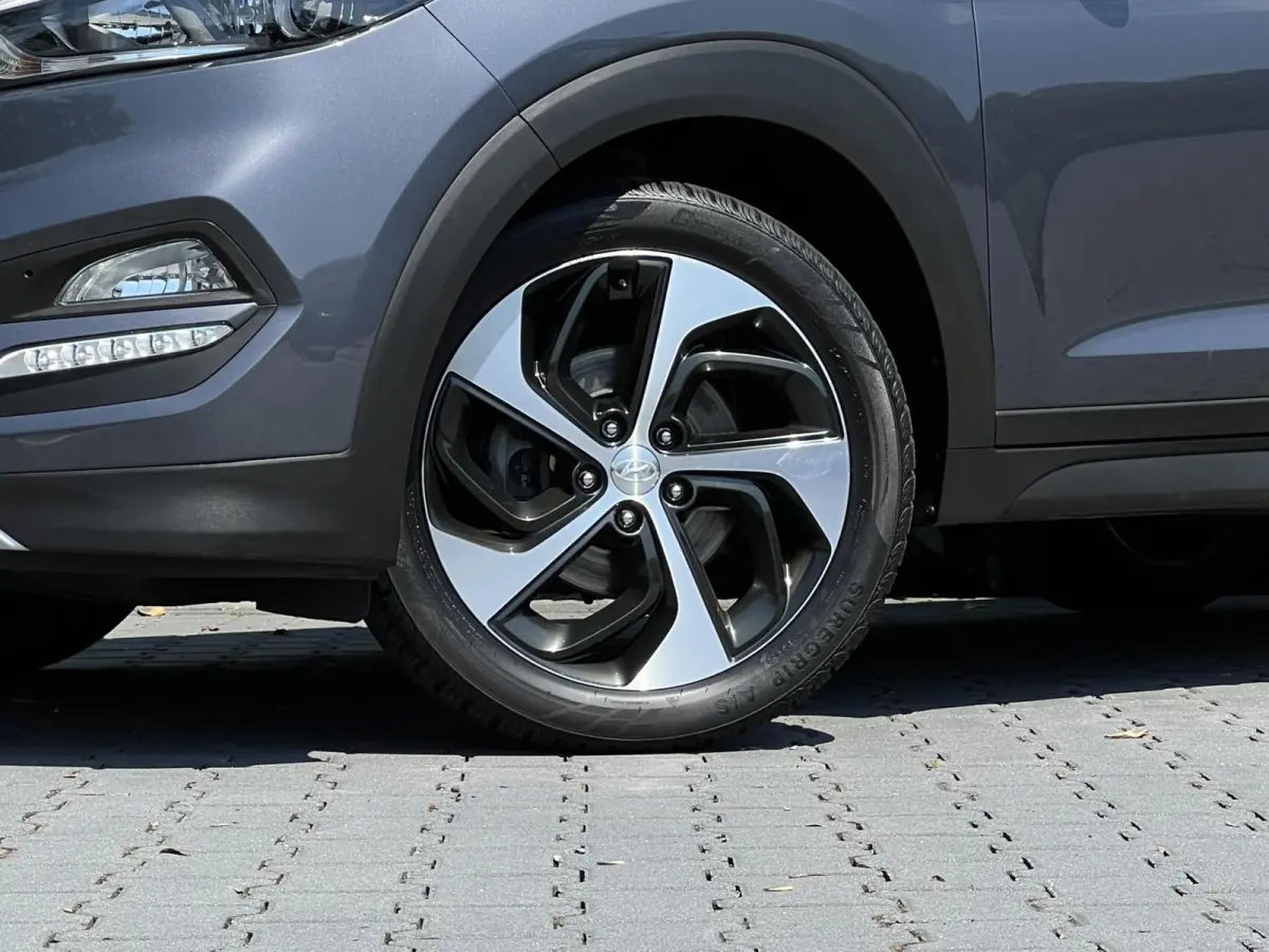 1.6 T-GDi, NAVIGATIE, CAMERA, CLIMATE CONTROL, CRUISE CONTROL, STOELVERWARMING, LED, LICHTMETAAL 19"