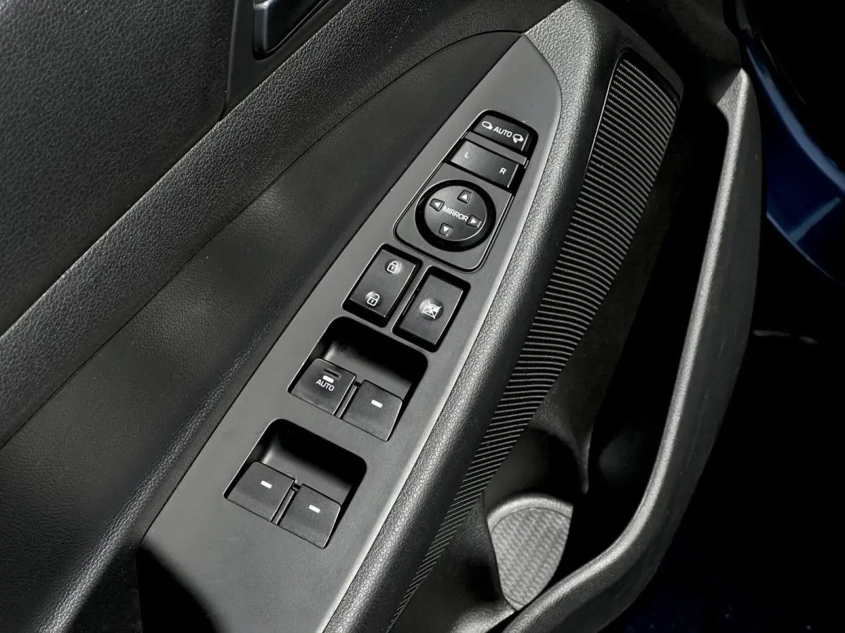 1.6 T-GDi, NAVIGATIE, CAMERA, CLIMATE CONTROL, CRUISE CONTROL, STOELVERWARMING, LED, LICHTMETAAL 19"