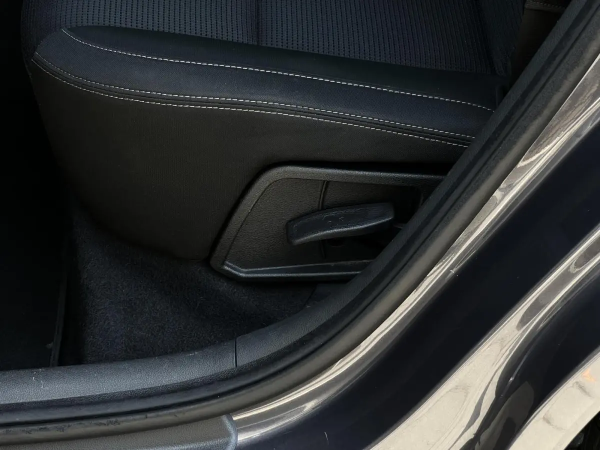 1.6 T-GDi, NAVIGATIE, CAMERA, CLIMATE CONTROL, CRUISE CONTROL, STOELVERWARMING, LED, LICHTMETAAL 19"