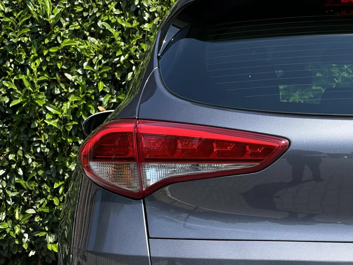 1.6 T-GDi, NAVIGATIE, CAMERA, CLIMATE CONTROL, CRUISE CONTROL, STOELVERWARMING, LED, LICHTMETAAL 19"