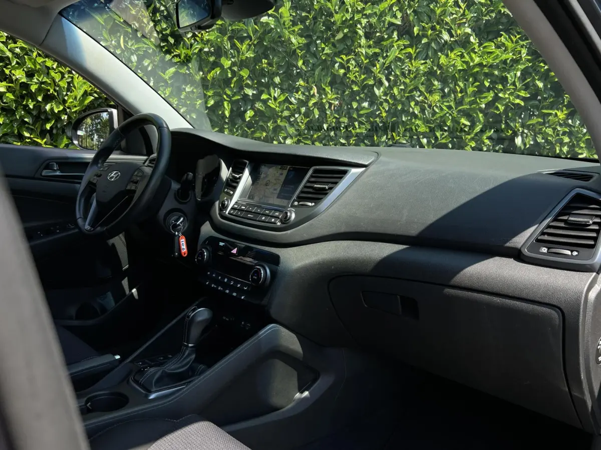 1.6 T-GDi, NAVIGATIE, CAMERA, CLIMATE CONTROL, CRUISE CONTROL, STOELVERWARMING, LED, LICHTMETAAL 19"