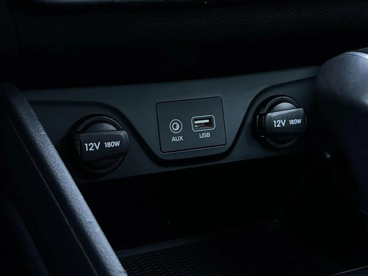 1.6 T-GDi, NAVIGATIE, CAMERA, CLIMATE CONTROL, CRUISE CONTROL, STOELVERWARMING, LED, LICHTMETAAL 19"
