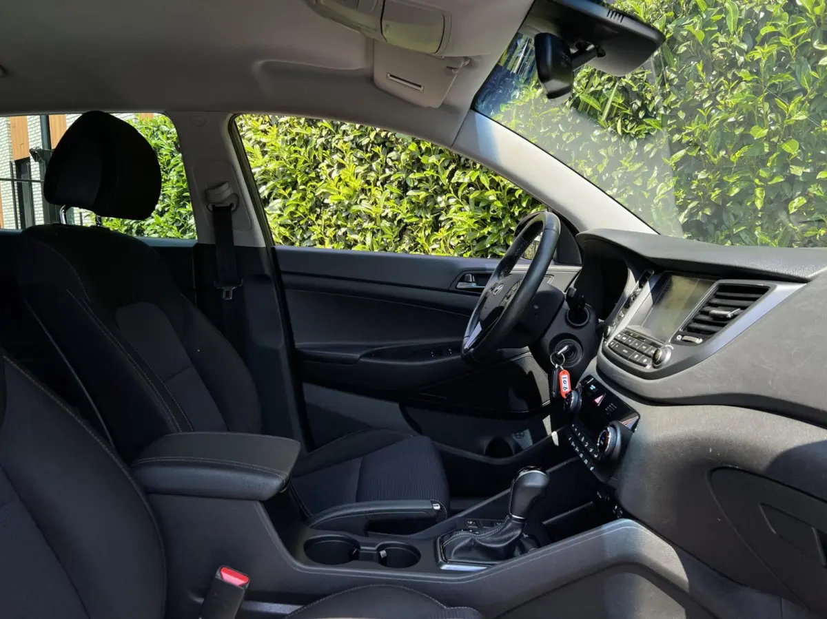 1.6 T-GDi, NAVIGATIE, CAMERA, CLIMATE CONTROL, CRUISE CONTROL, STOELVERWARMING, LED, LICHTMETAAL 19"