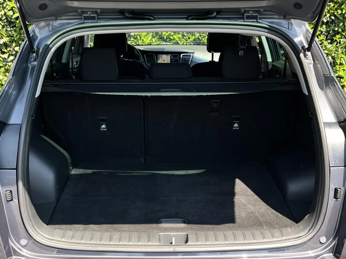 1.6 T-GDi, NAVIGATIE, CAMERA, CLIMATE CONTROL, CRUISE CONTROL, STOELVERWARMING, LED, LICHTMETAAL 19"