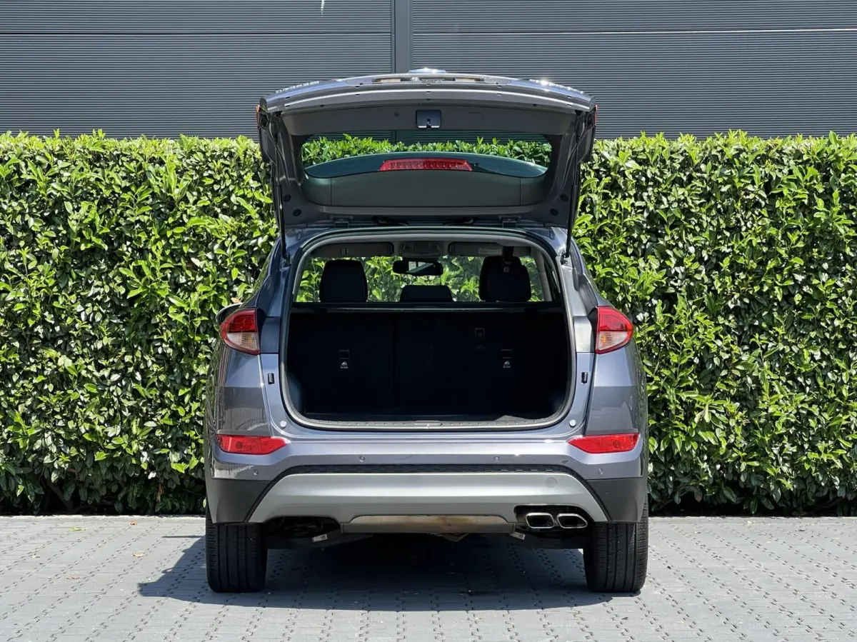 1.6 T-GDi, NAVIGATIE, CAMERA, CLIMATE CONTROL, CRUISE CONTROL, STOELVERWARMING, LED, LICHTMETAAL 19"