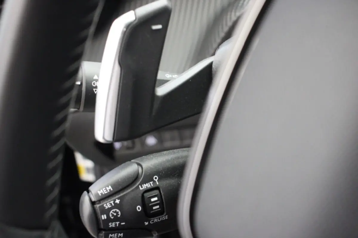 1.2 PureTech Active Automaat - Carplay, Cruise