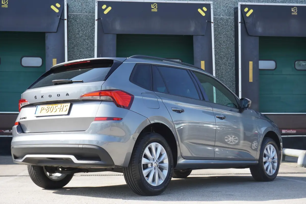 1.0 TSI 110pk Sport Business | Trekhaak | Apple CarPlay/Android Auto | Automatische Airco | PDC Achter