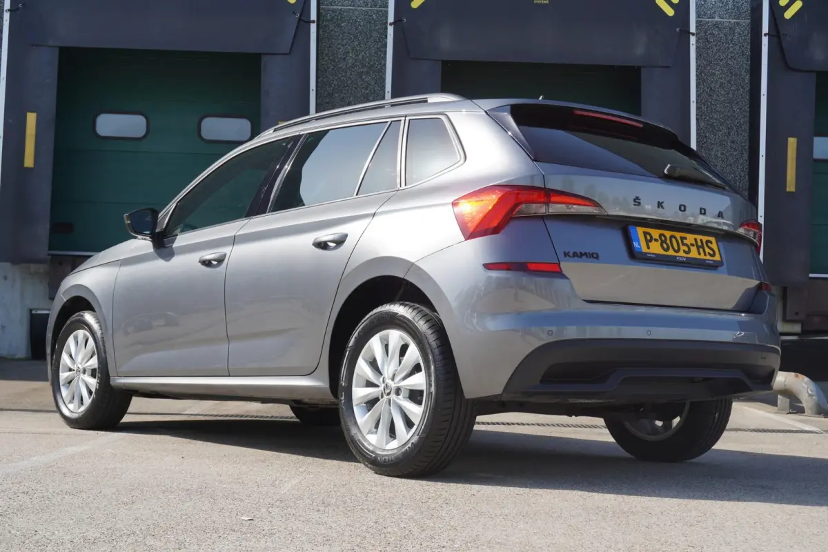 1.0 TSI 110pk Sport Business | Trekhaak | Apple CarPlay/Android Auto | Automatische Airco | PDC Achter